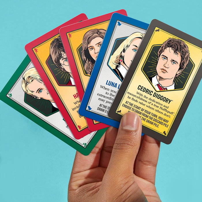 Hasbro G0717 Juego de Cartas Monopoly Deal Harry Potter, en español y portugués, para mayores de 8 años
