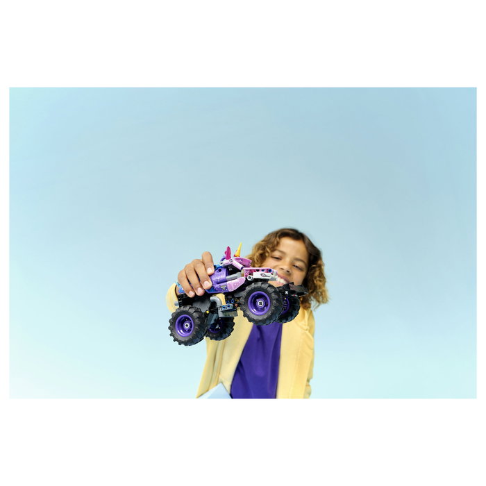 LEGO Technic Monster Jam Sparkle Smash 42220 con motor de carga manual
