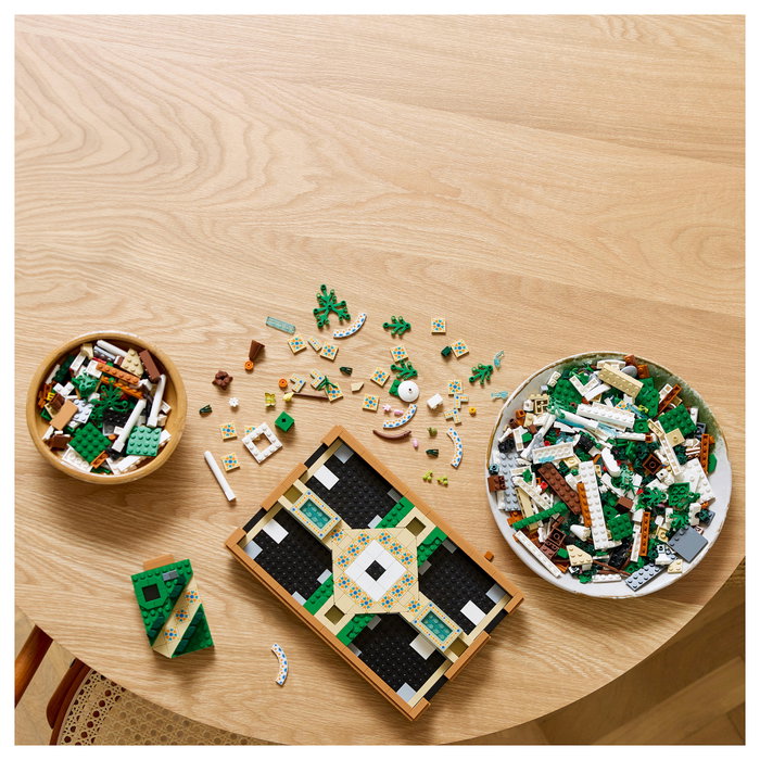LEGO 10359 Icons Jardín con Fuente, Juego de Construcción, 1302 Piezas, para Adultos 18+