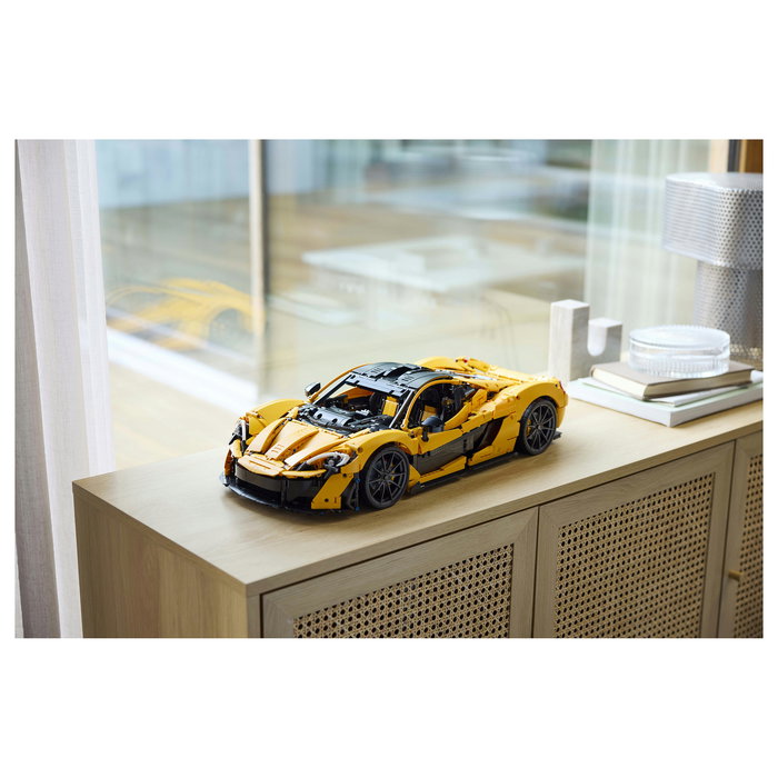 LEGO Technic McLaren P1, Juego Construcción 3893 Piezas, Adulto, Multicolor