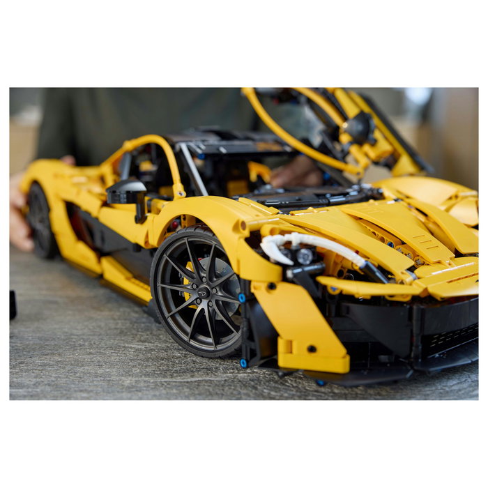 LEGO Technic McLaren P1, Juego Construcción 3893 Piezas, Adulto, Multicolor