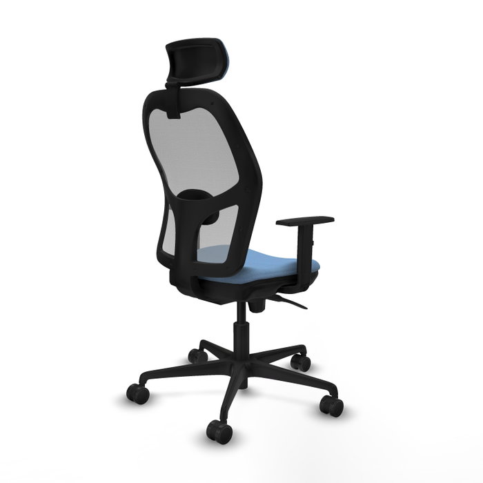 Silla de oficina Jorquera con mecanismo Sincro tapizada con Tela color Azul cielo y malla color Gris. Equipada con lumbar 1D, Brazos 1D, Cabecero 2D y Ruedas 65mm nailon