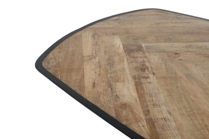 GINER Y COLOMER Mesa de Comedor de Madera de Mango con Tablero Parquet Chevron 220 cm con Estructura en X de Hierro Negro