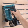 Makita Akku-Tacker DST221Z 18V (azul/negro, sin batería ni cargador)