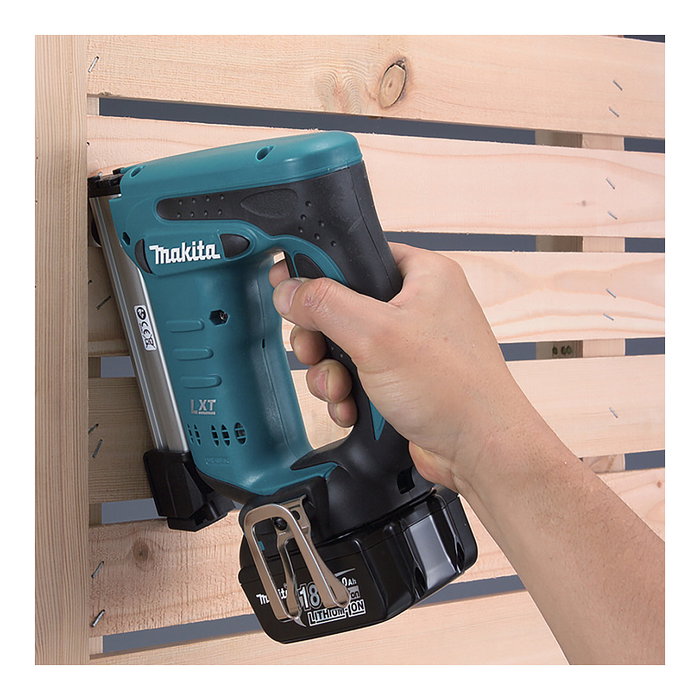 Grapadora inalÁmbrica makita dst221z, 18 voltios, grapadora elÉctrica azul/negro, sin baterÍa ni cargador dst221z Grapadora inalÁmbrica makita dst221z, 18 voltios, grapadora elÉctrica azul/negro, sin baterÍa ni cargador dst221z