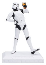 Nemesis Now Original Stormtrooper Figura Raise a Glass