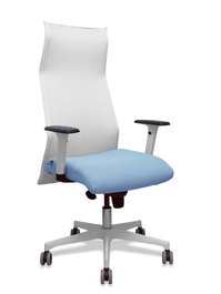 Sillón Albacete con mecanismo Sincro tapizada con Tela color Azul cielo y malla color Blanco. Equipado con Base poliamida blanca, Brazos 1D y Ruedas 65 mm parqué