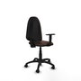 Silla de oficina Aýna con mecanismo Contacto permanente básico tapizada con Similpiel color Marrón oscuro. Equipada con Base poliamida negra, Brazos 1D y Ruedas de nailon 50 mm