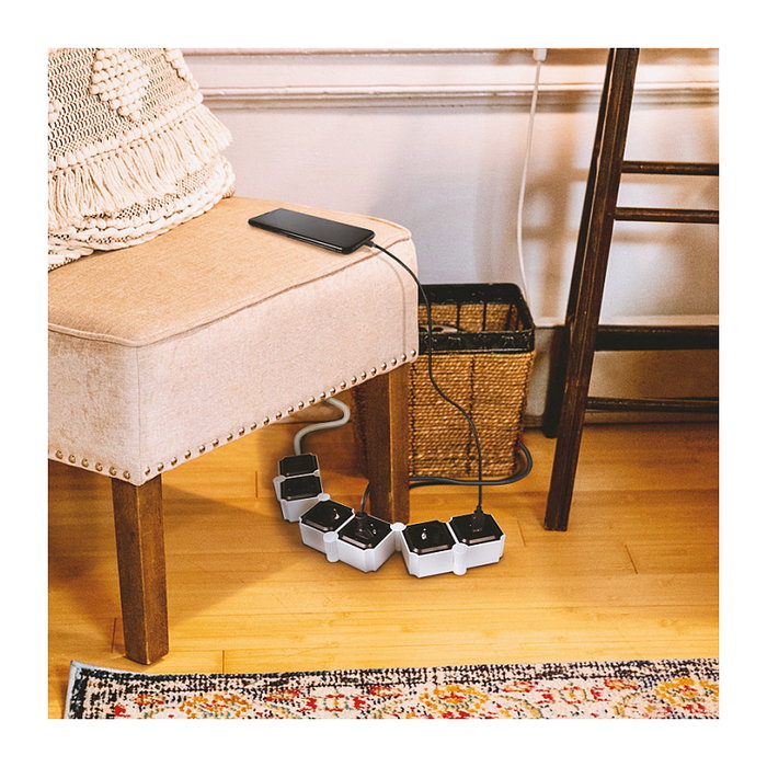 LogiLink Regleta en forma de serpiente con 4 tomas de seguridad y 2 USB-A, blanco/negro
