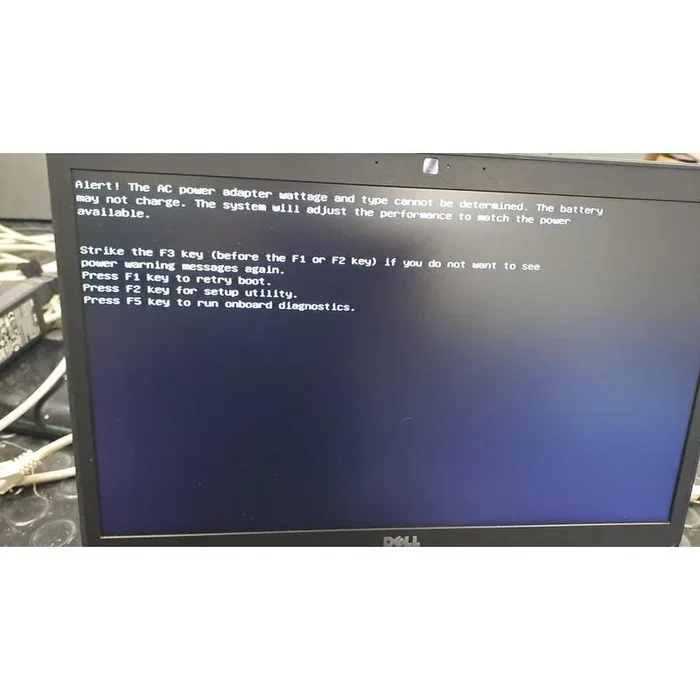 Dell E7480 Reacondicionado i7-7600 8GB RAM 256GB SSD 14 pulg Dell E7480 Reacondicionado i7-7600 8GB RAM 256GB SSD 14 pulg