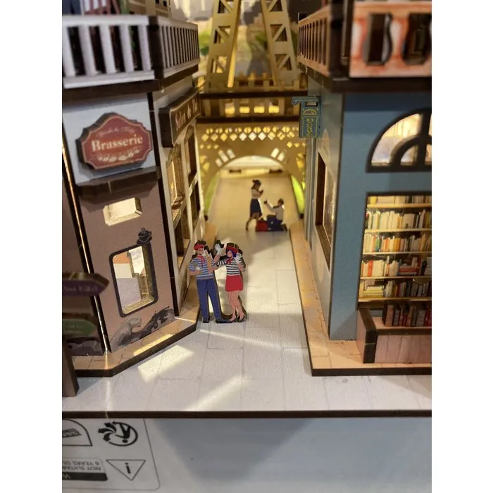 Revell Book Nook Kit de bricolaje para construir un sujetalibros en 3D Tiny Adventures París con LED AABNY54071