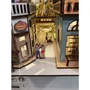 Revell Book Nook Kit de bricolaje para construir un sujetalibros en 3D Tiny Adventures París con LED AABNY54071