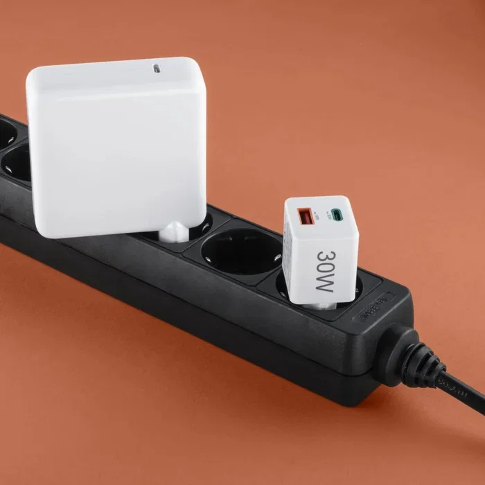 Hama Cargador USB Rápido Doble Puerto 30W PD QC 3.0 Blanco Compacto (00201992) - Smartphone, Tablet, AirPods, Universal
