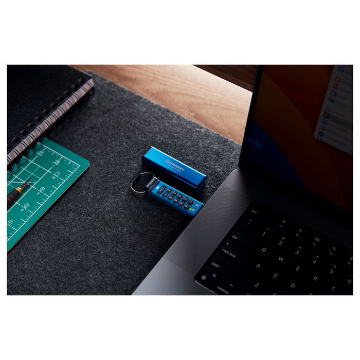 Kingston IronKey Keypad 200C USB-C 256GB - FIPS 140-3 Nivel 3 AES-256, Resistente IP68, Teclado PIN, 280 MB/s Lectura, 200 MB/s Escritura, Azul