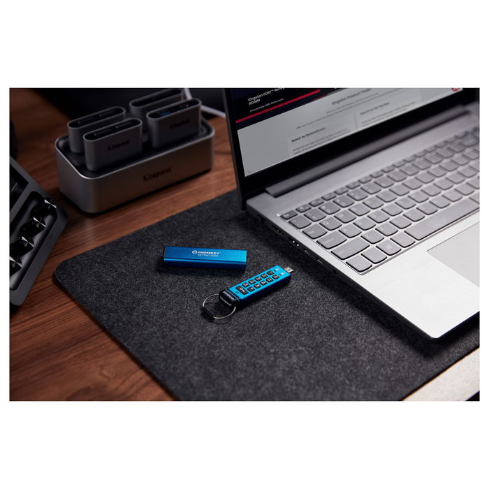 Kingston IronKey Keypad 200C USB-C 256GB - FIPS 140-3 Nivel 3 AES-256, Resistente IP68, Teclado PIN, 280 MB/s Lectura, 200 MB/s Escritura, Azul