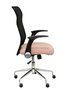 Silla de oficina Minaya con mecanismo Basculante tapizada con Tela color Rosa y malla color Negro. Equipada con Base cromada, Brazos abatibles y Ruedas de nailon 50 mm