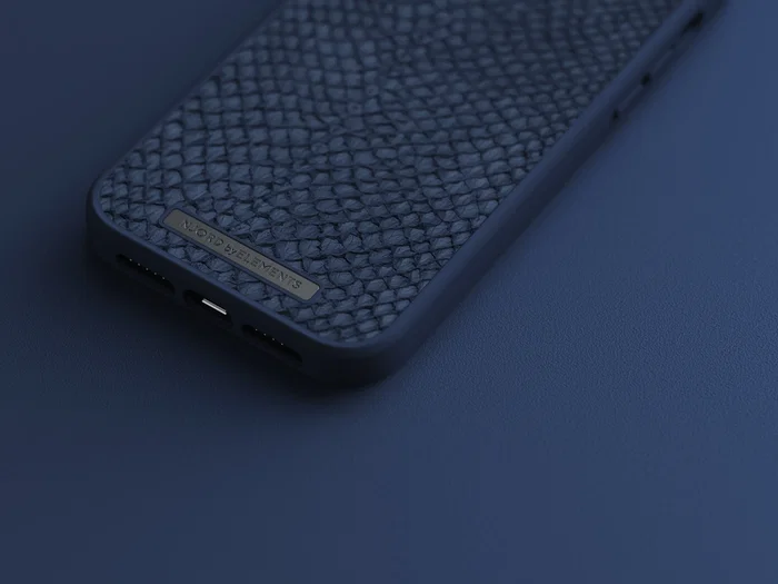 Njord byELEMENTS Funda de Cuero de Salmón con MagSafe para iPhone 14 Pro Max - Azul | Protección Militar MIL-STD-810H | Carga Inalámbrica