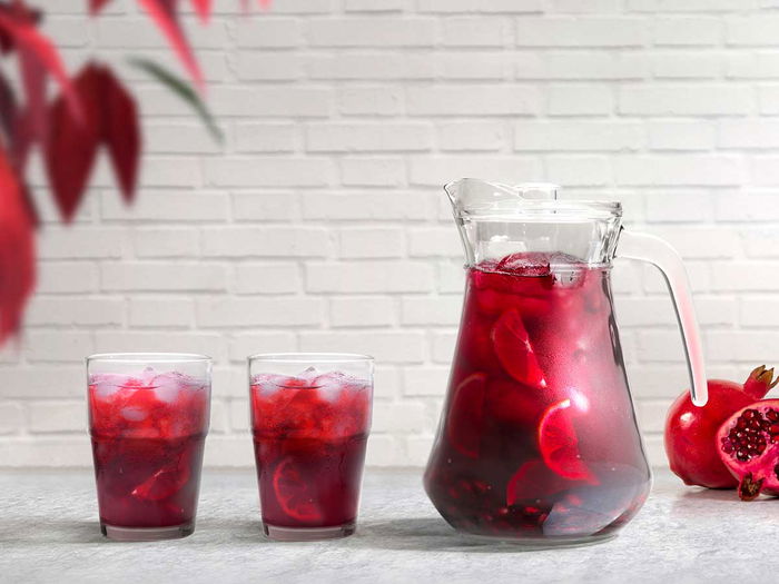 Vivalto Set 5Pcs Jarra y Vasos para Refresco, Vidrio y Plástico, Transparente, Jarra 1.3L + Vasos 270ml, Dimensiones: 22 x 22.5 x 15.5 cm (Set de 4) Vivalto Set 5Pcs Jarra y Vasos para Refresco, Vidrio y Plástico, Transparente, Jarra 1.3L + Vasos 270ml, Dimensiones: 22 x 22.5 x 15.5 cm (Set de 4)