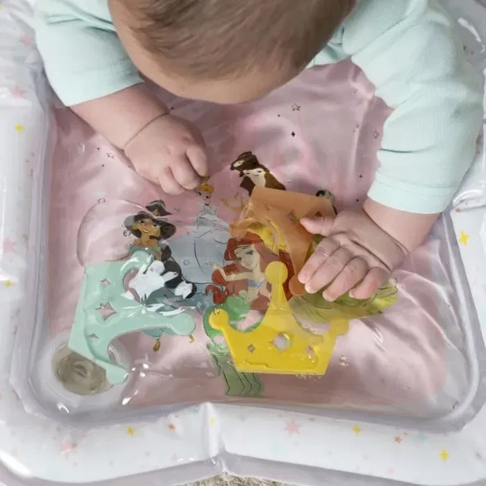 Disney Baby Colchoneta de Agua Princesas para Bebé - Juego Sensorial Educativo Hinchable Disney Baby Colchoneta de Agua Princesas para Bebé - Juego Sensorial Educativo Hinchable