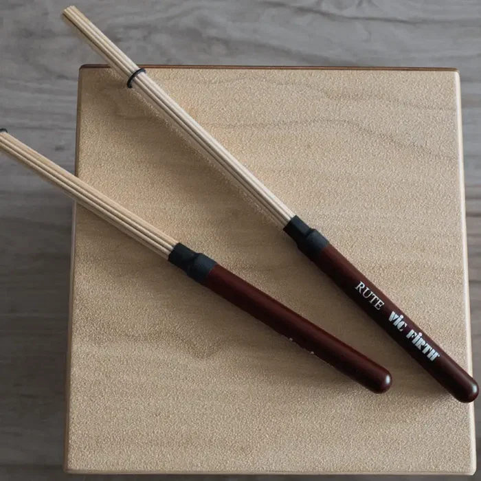 Vic Firth Varillas Rute de 16 varillas de abedul