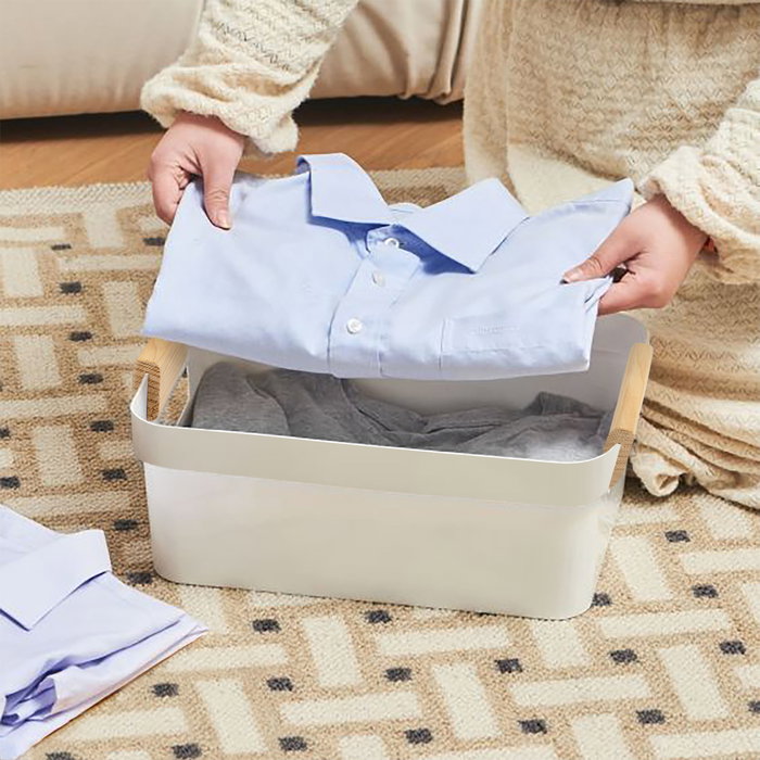 Inde Cesta Multiusos de Plástico con Asas de Madera Confortime, 37.3 cm x 26.2 cm x 13.9 cm (12 Unidades)