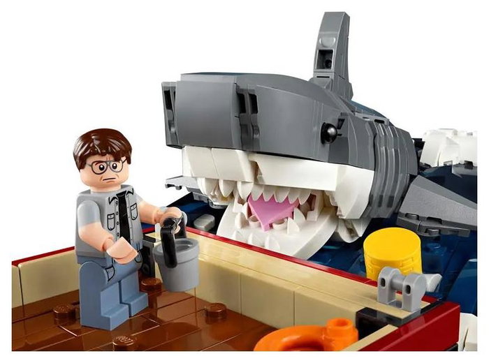 LEGO Ideas Tiburón 21350 con barco Orca y minifiguras