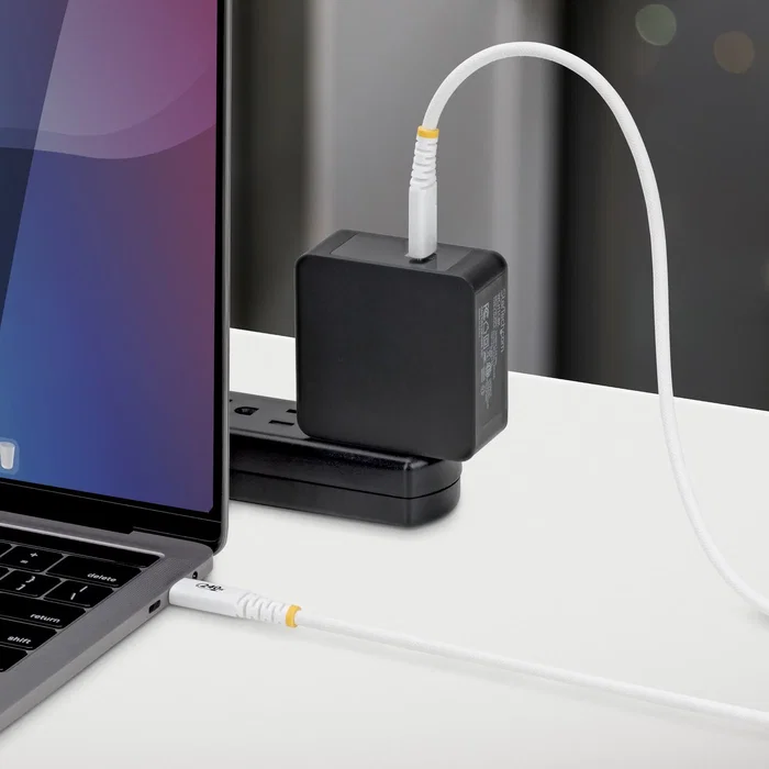 StarTech Cable USB-C de 2 m, 240 W, Blanco