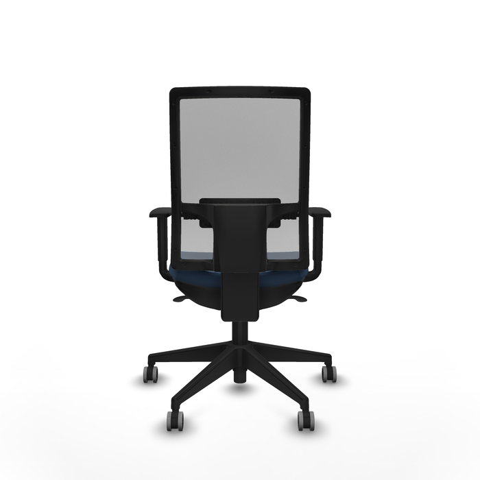 Silla de oficina Horna con mecanismo Sincro tapizada con Similpiel color Azul marino y malla color Gris. Equipada con lumbar 1D, Brazos 1D y Ruedas 65 mm parqué