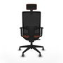 Silla de oficina Horna con mecanismo Sincro/Traslack tapizada con Tela color Marrón y malla color Negro. Equipada con lumbar 1D, Brazos 1D, Cabecero 2D y Ruedas 65 mm parqué