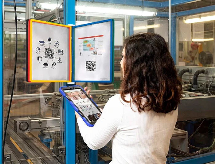 Liderpapel Portacatalogo de Pared con 10 Fundas DIN A4, Plástico PVC Colores Surtidos Liderpapel Portacatalogo de Pared con 10 Fundas DIN A4, Plástico PVC Colores Surtidos