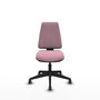 Silla de oficina Elche con mecanismo Asincro tapizada con Tela color Rosa. Equipada con Base piramidal negra, Sin brazos y Ruedas 65 mm parqué