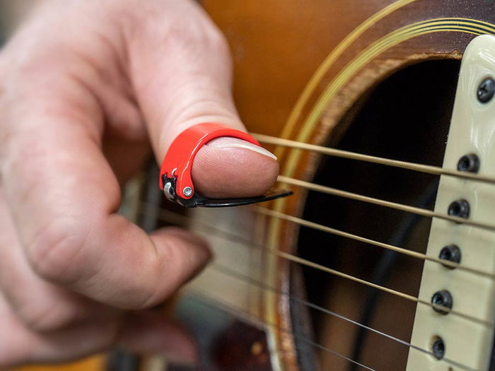 Spring Action Thumb Pick Light - Extra Tight Sprin Spring Action Thumb Pick Light - Extra Tight Sprin