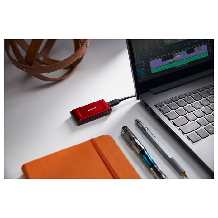 Kingston XS1000 Disco Duro SSD Externo 2TB USB-C 3.2 Gen 2, Color Rojo, Velocidad Lectura 1050 MB/s, Compatible con Windows, Mac, Android, iOS Kingston XS1000 Disco Duro SSD Externo 2TB USB-C 3.2 Gen 2, Color Rojo, Velocidad Lectura 1050 MB/s, Compatible con Windows, Mac, Android, iOS