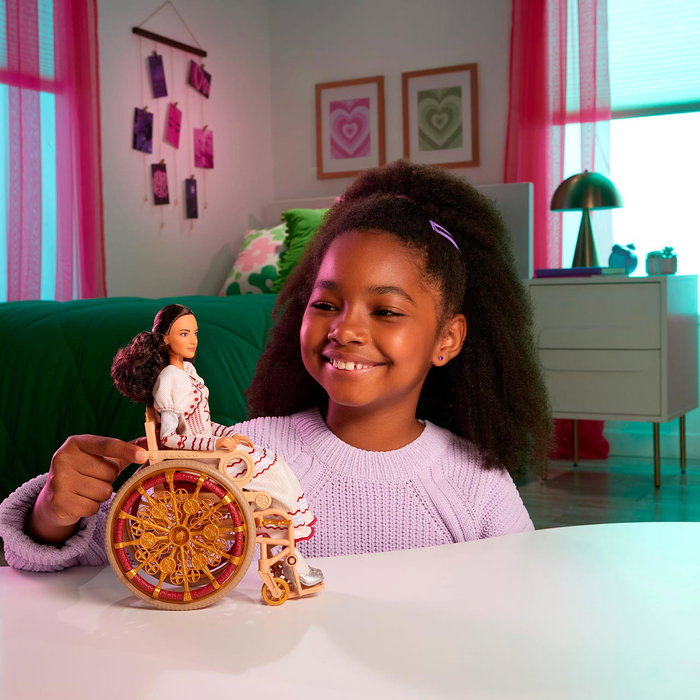 Mattel Wicked Nessarose con ropa y accesorios Mattel Wicked Nessarose con ropa y accesorios