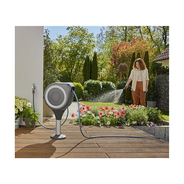 Gardena Terrassen-Schlauchbox RollUp M 20 m Manguera Negra Resistente UV Diámetro 1,1 cm
