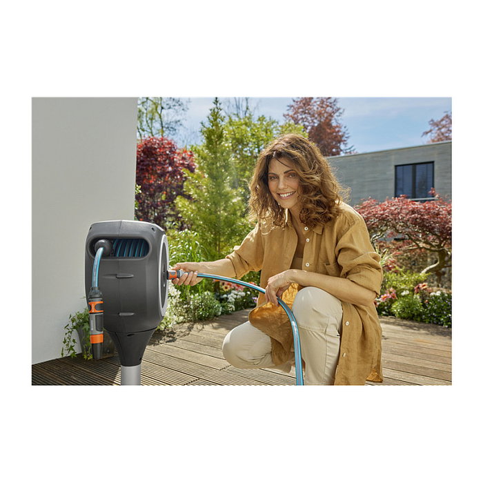 Gardena Terrassen-Schlauchbox RollUp M 20 m Manguera Negra Resistente UV Diámetro 1,1 cm