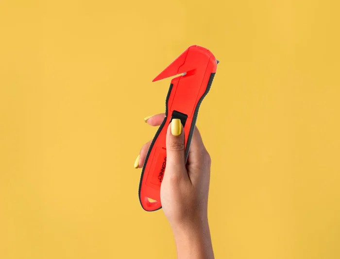 Q-connect xd-g03 Cúter de Seguridad Mango Plástico Ancho Cuchilla 18 mm Blíster 1 Unidad