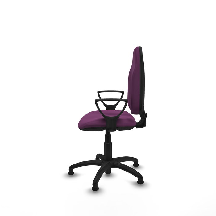 Silla de oficina Algarra con mecanismo Contacto permanente básico tapizada con Similpiel color Morado. Equipada con Base poliamida negra, Brazos fijosy Topes