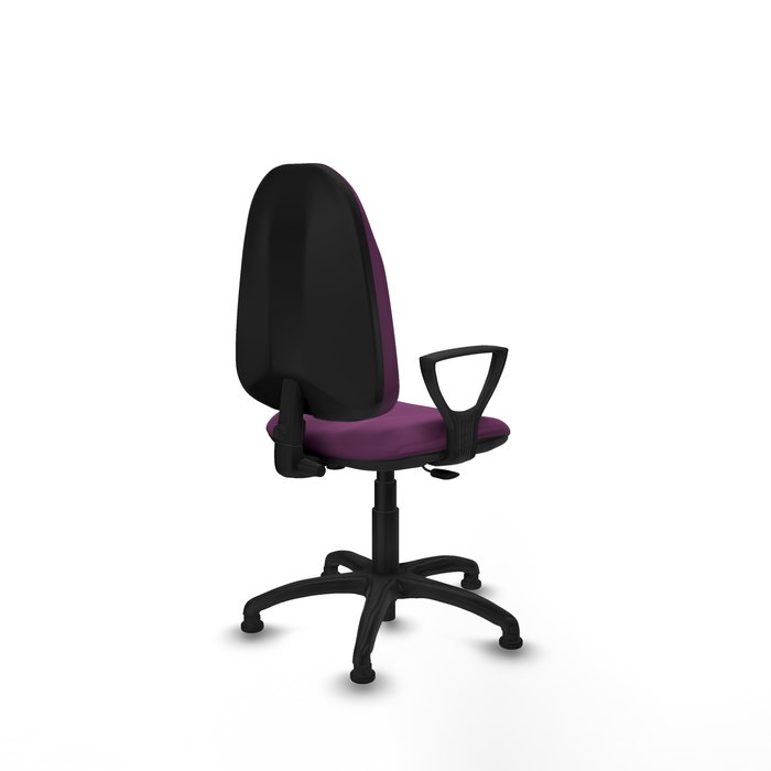 Silla de oficina Algarra con mecanismo Contacto permanente básico tapizada con Similpiel color Morado. Equipada con Base poliamida negra, Brazos fijosy Topes