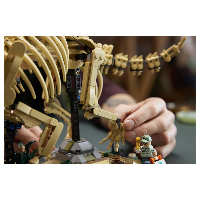 LEGO Jurassic World Fósiles de Dinosaurio: Triceratops 77985 Set de Construcción 1154 Piezas +18 Años