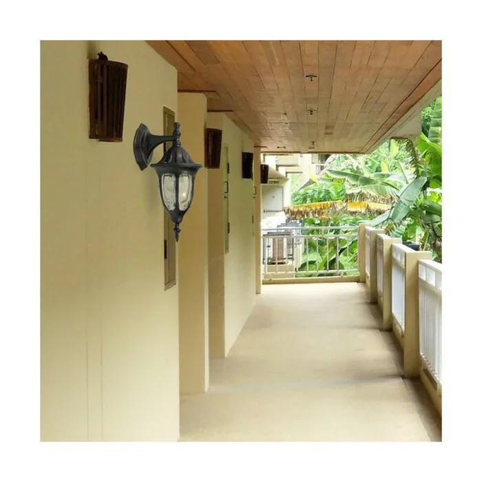 Rabalux Aplique de Exterior Milano RAB-8341, 1xE27 IP43, Clásico Negro, con Pantalla de Cristal