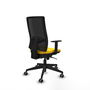 Silla de oficina Horna con mecanismo Sincro tapizada con Similpiel color Amarillo y malla color Negro. Equipada con lumbar 1D, Brazos 1D y Ruedas 65 mm parqué