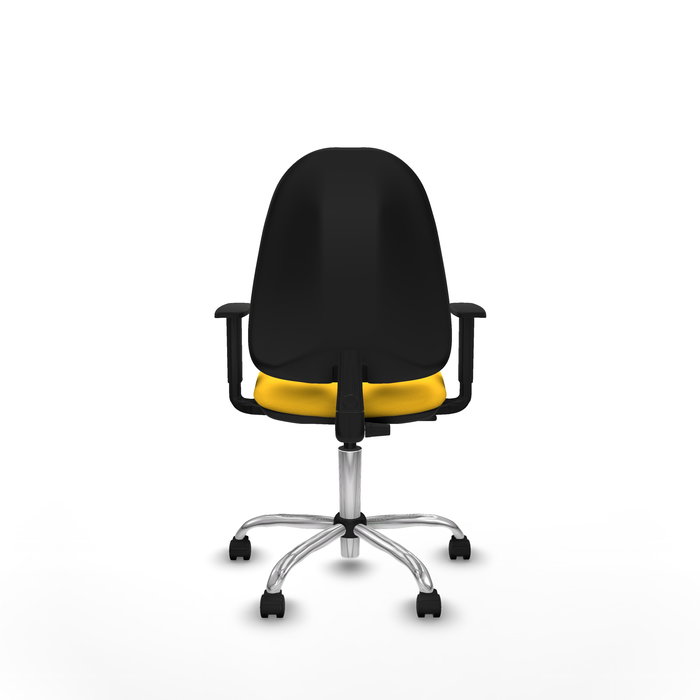 Silla de oficina Algarra con mecanismo Contacto permanente básico tapizada con Similpiel color Amarillo. Equipada con Base cromada, Brazos 1D y Ruedas de nailon 50 mm