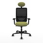 Silla de oficina Zulema con mecanismo Sincro tapizada con Tela color Verde oliva y malla color Negro. Equipada con lumbar 1D, Brazos 2D, Cabecero Fijo y Ruedas 65mm nailon
