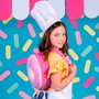 Martinelia Mochila Maquillaje Yummy Donut 85466 con 4 Esmaltes, 4 Coloretes, 4 Brillos Labiales y 12 Sombras de Ojos
