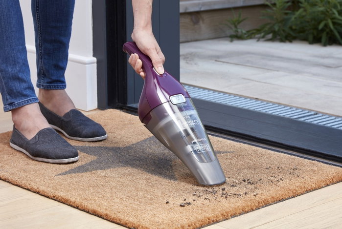 Black + Decker Aspirador de mano inalámbrico NVC115W-QW Burdeos