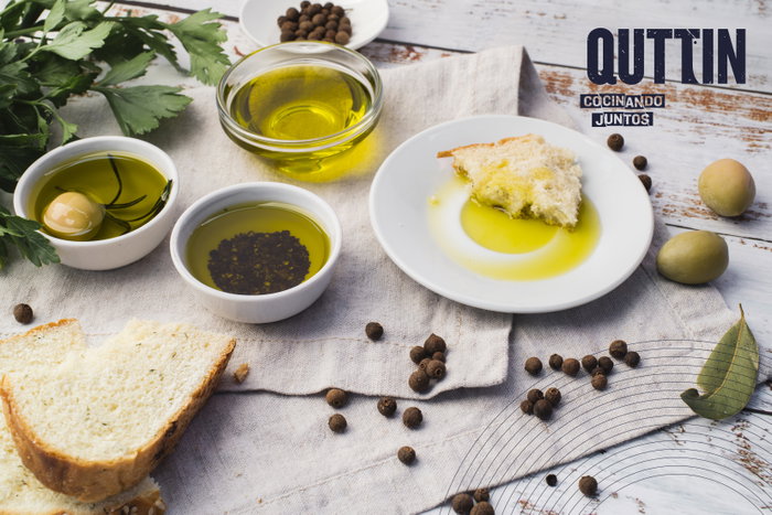 Quttin Aceitera de Vidrio 500ml con Tapón