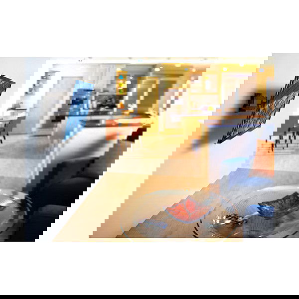 Ergotron Soporte de Pared Neoflex 45-385-223 para Pantallas de 37" a 63", Negro