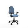 Silla de oficina Algarra con mecanismo Contacto permanente básico tapizada con Tela color Azul cielo. Equipada con Base poliamida negra, Brazos 2D y Ruedas autofrenantes