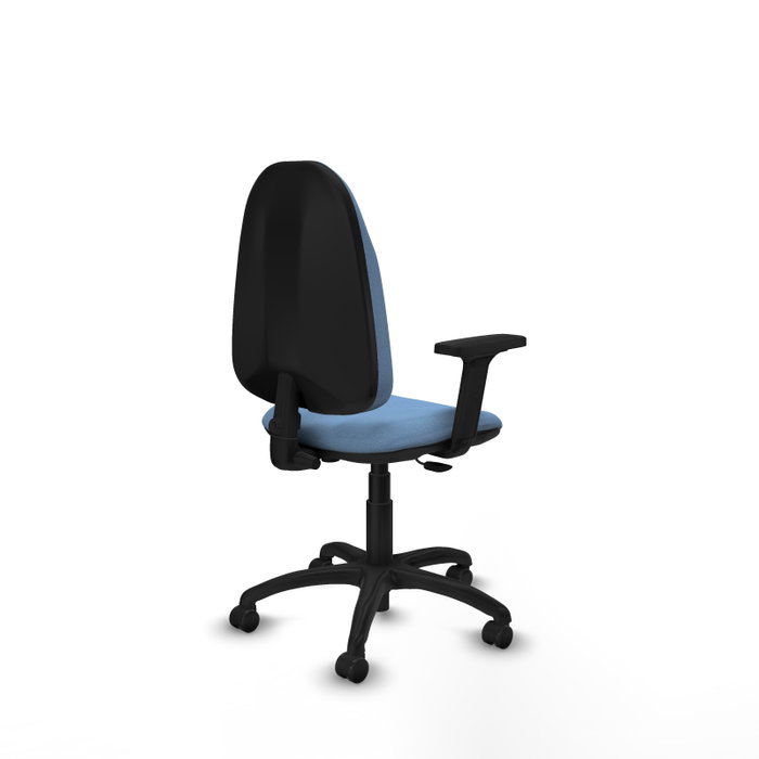 Silla de oficina Algarra con mecanismo Contacto permanente básico tapizada con Tela color Azul cielo. Equipada con Base poliamida negra, Brazos 2D y Ruedas autofrenantes Silla de oficina Algarra con mecanismo Contacto permanente básico tapizada con Tela color Azul cielo. Equipada con Base poliamida negra, Brazos 2D y Ruedas autofrenantes